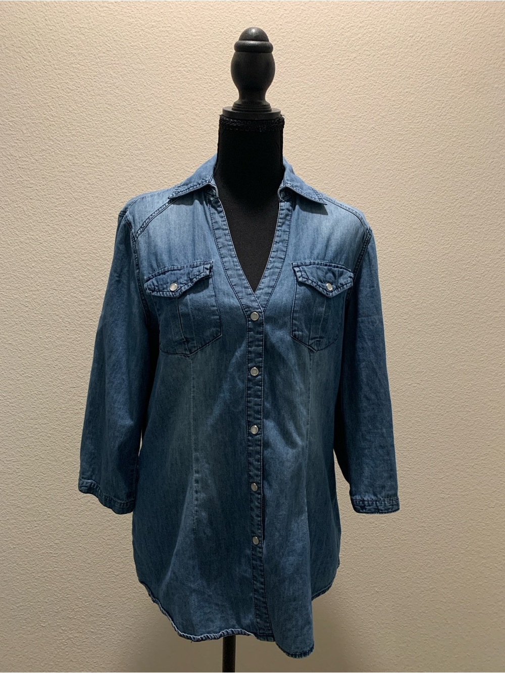 Love Stitch Blue Denim Button-Front Tunic Shirt (Size L)